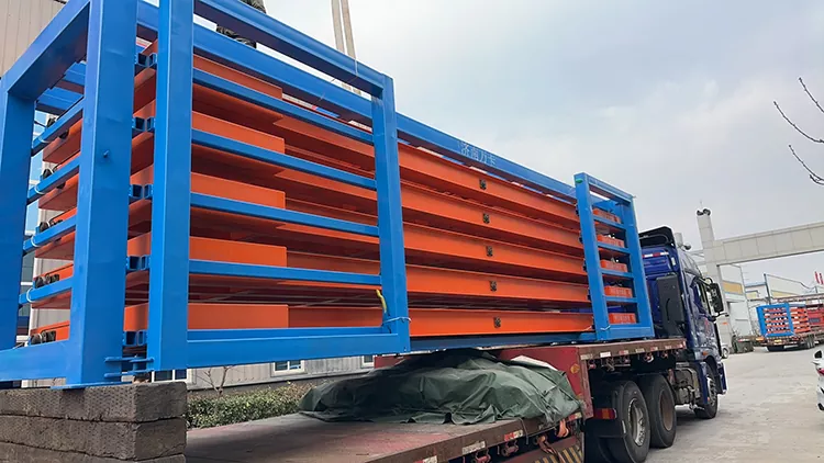 2530 Hand Cranked Sheet Metal Storage
